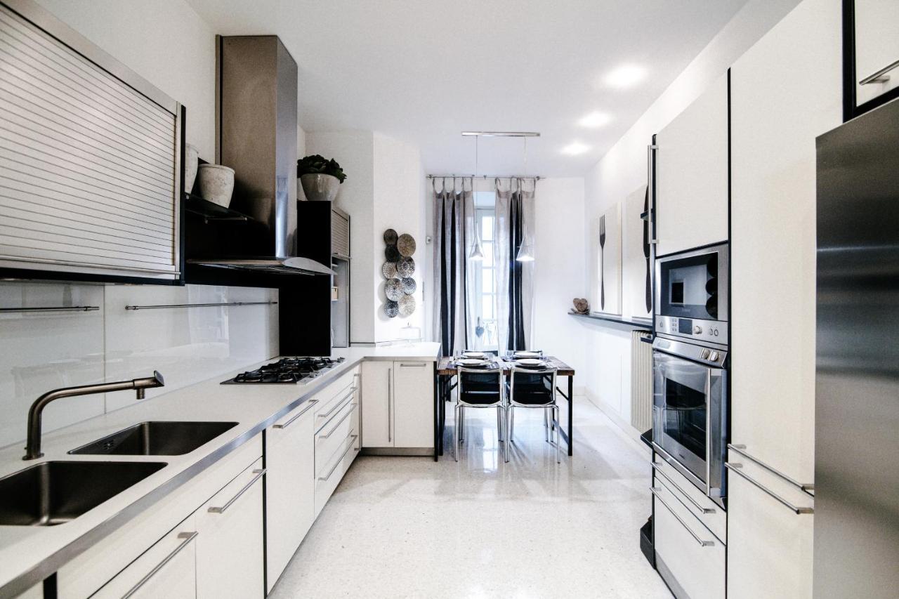 La Finestra Sul Duomo - The House Of Travelers Apartment *