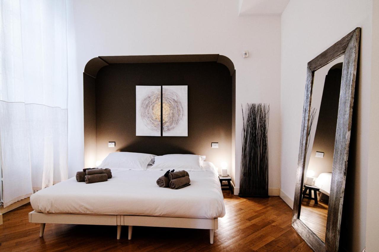 La Finestra Sul Duomo - The House Of Travelers Apartment