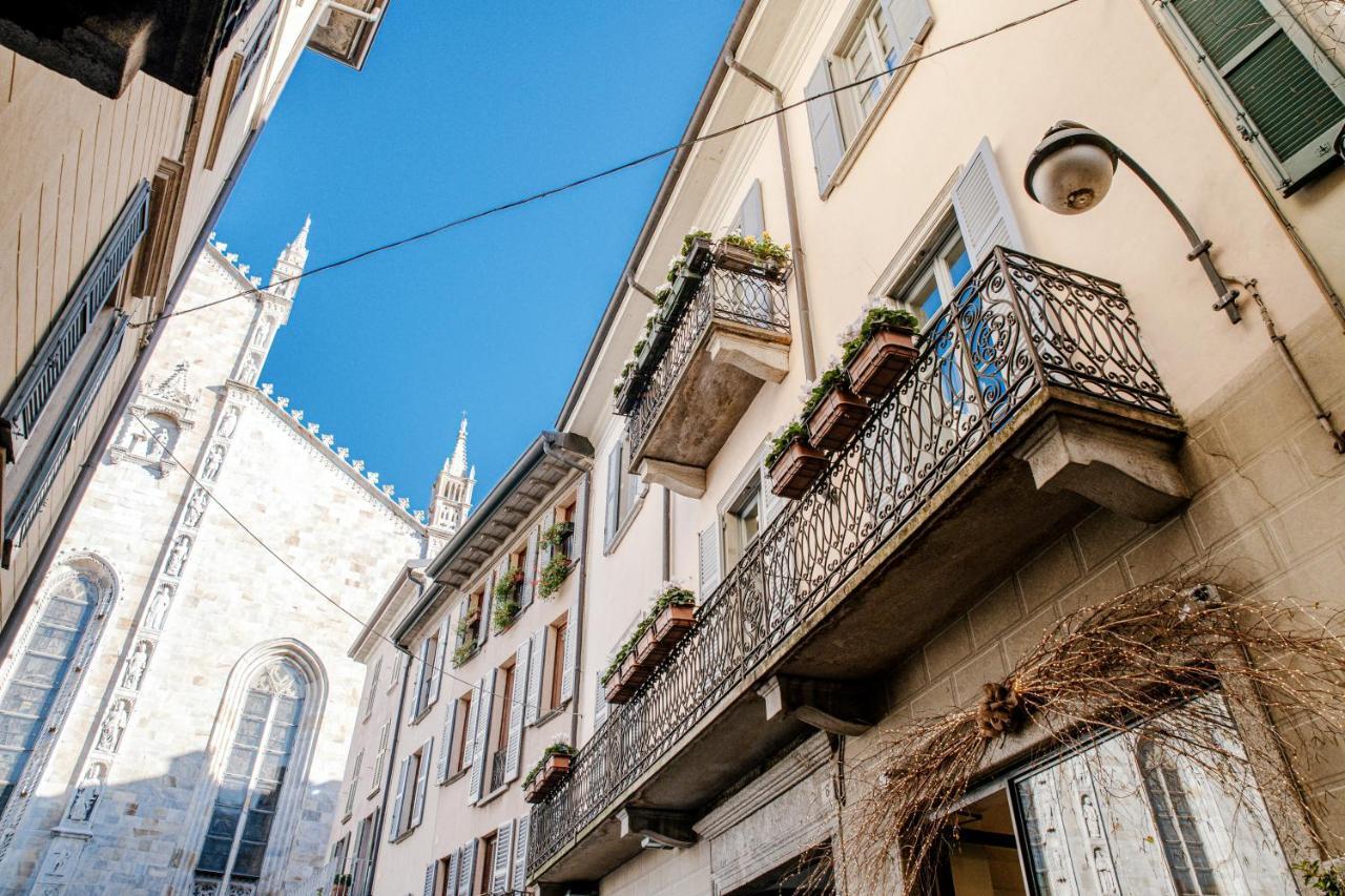 La Finestra Sul Duomo - The House Of Travelers Apartment Como