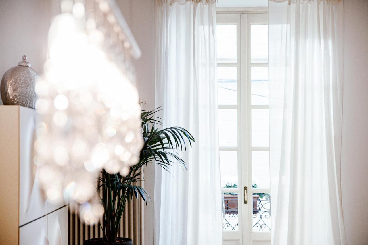 La Finestra Sul Duomo - The House Of Travelers Apartment Como