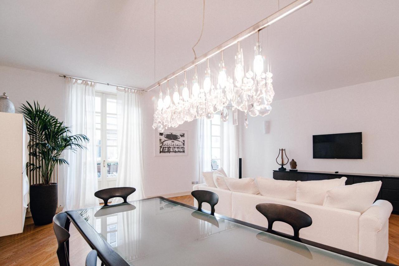 La Finestra Sul Duomo - The House Of Travelers Apartment