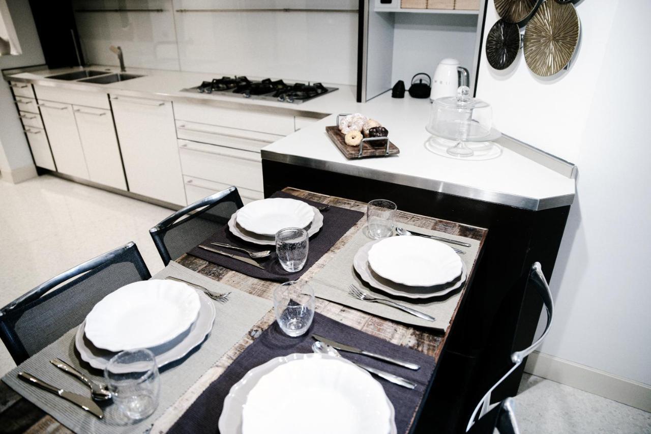 La Finestra Sul Duomo - The House Of Travelers Apartment *
