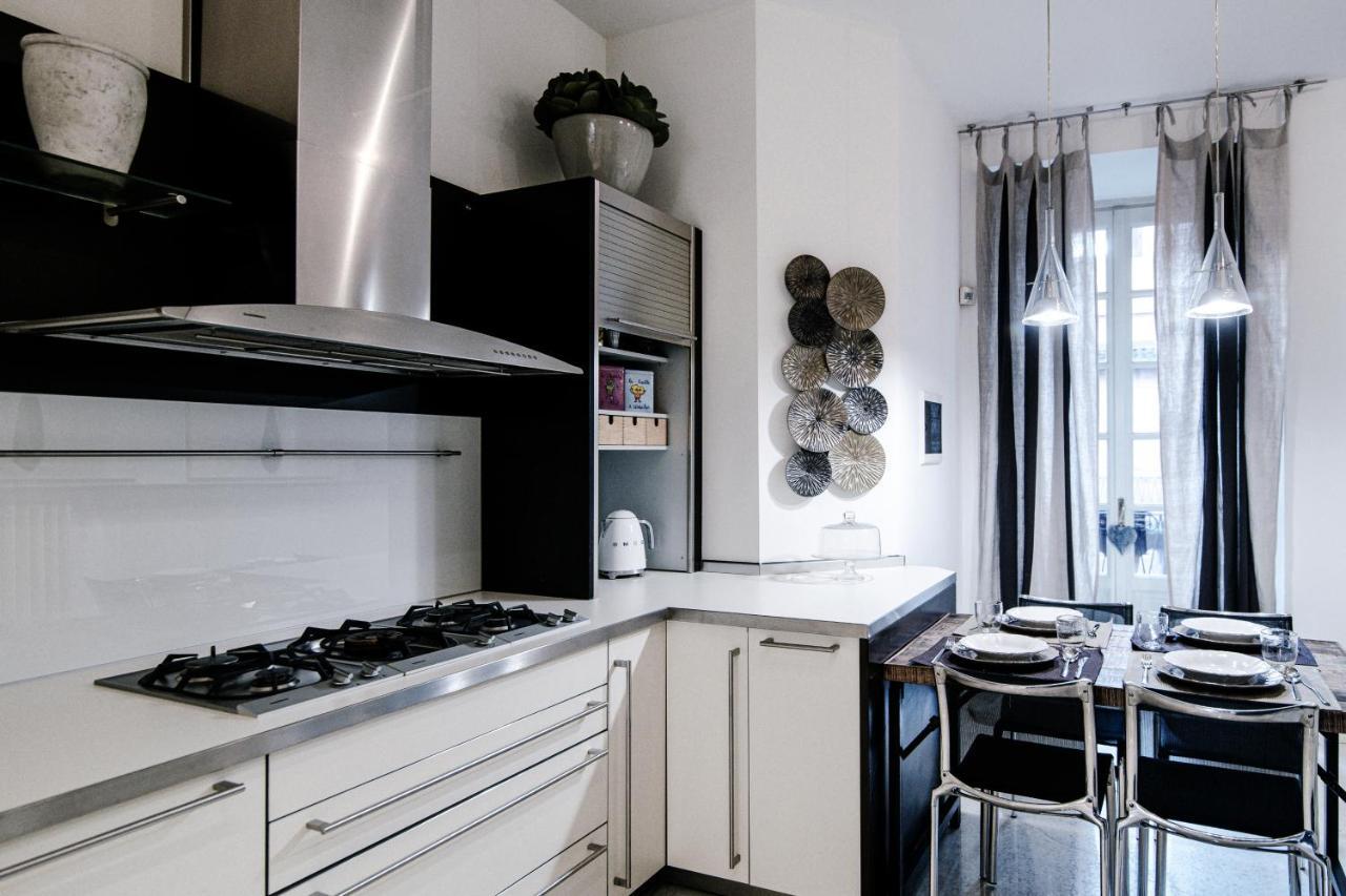 La Finestra Sul Duomo - The House Of Travelers Apartment *