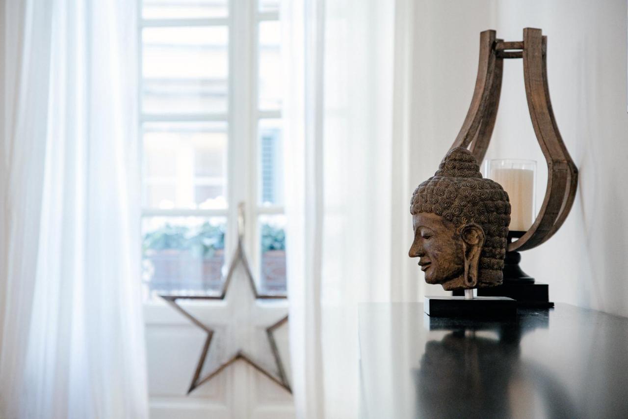 La Finestra Sul Duomo - The House Of Travelers Apartment *
