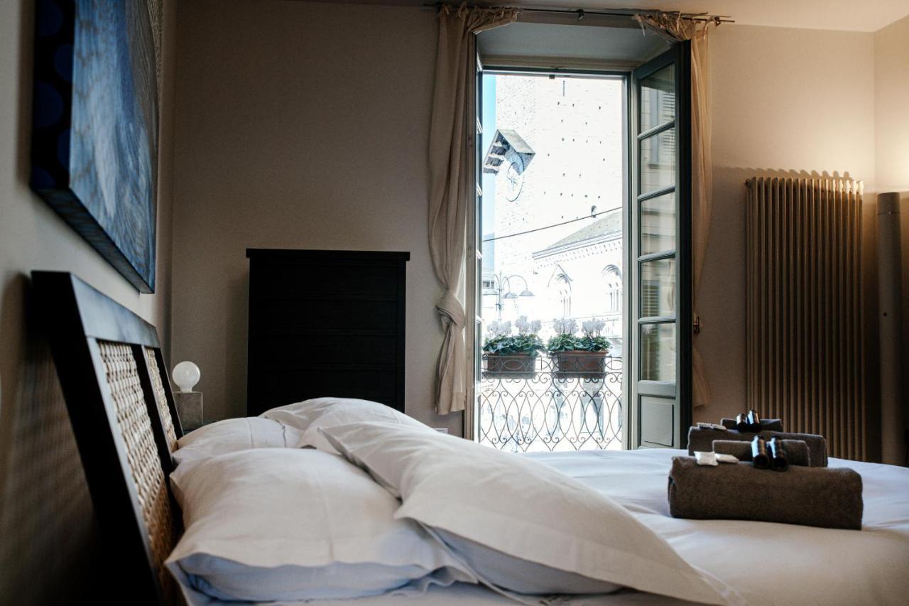 La Finestra Sul Duomo - The House Of Travelers Apartment