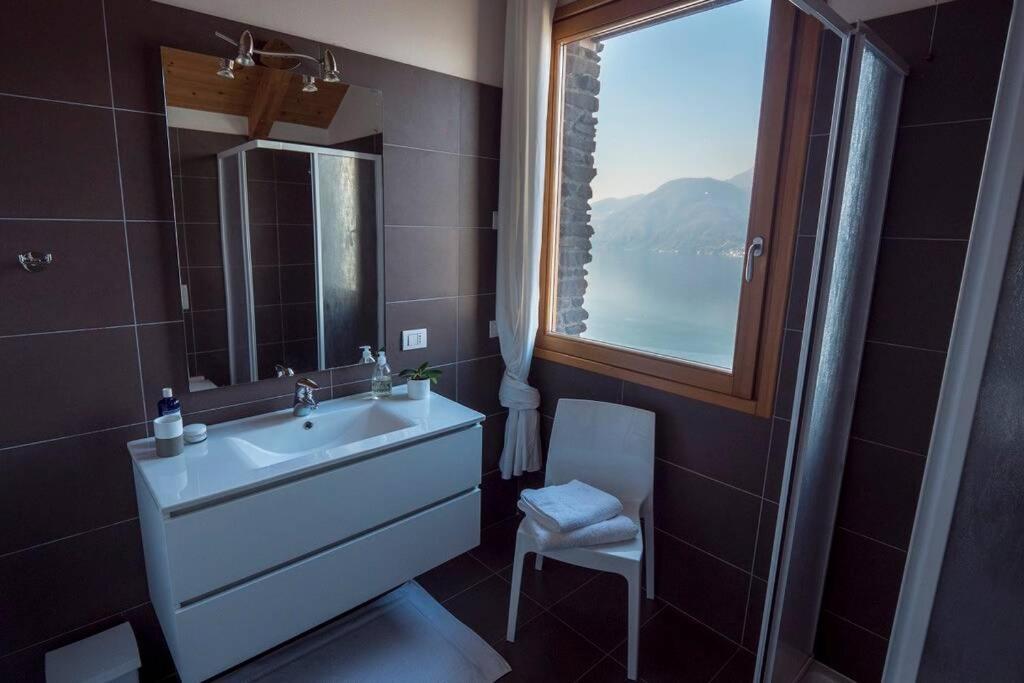 Magic View With Beautiful Pool Area * Bellano