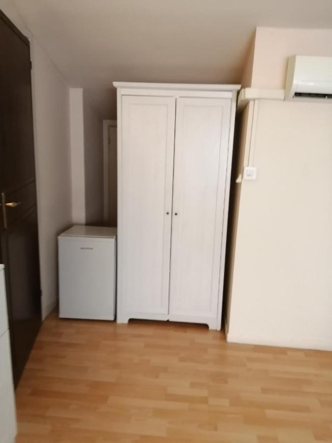 Guest house Gira Como