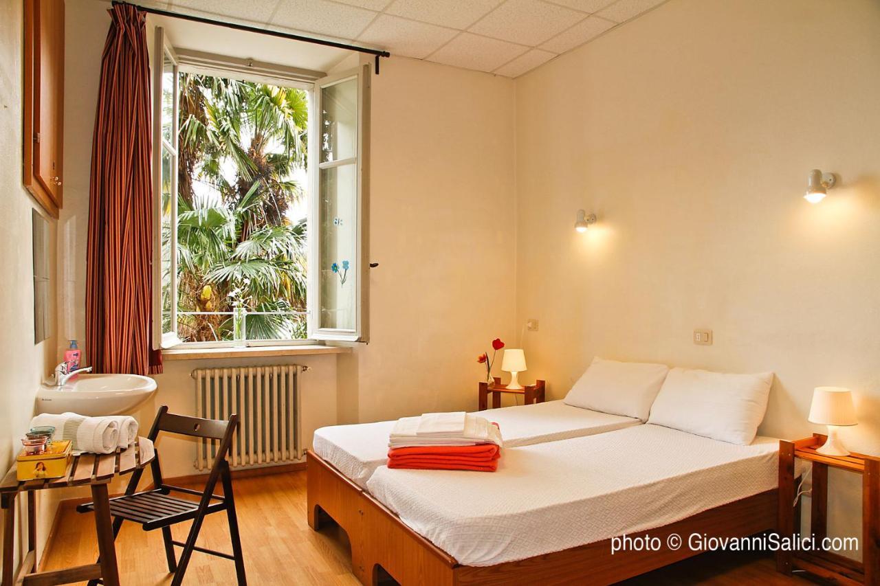 Hostel Santangela & Menaggio