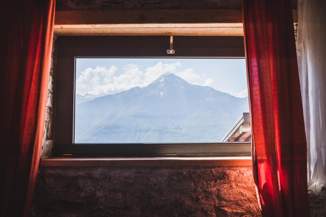 Montemezzo Le In Pietra Vista Gera Lario