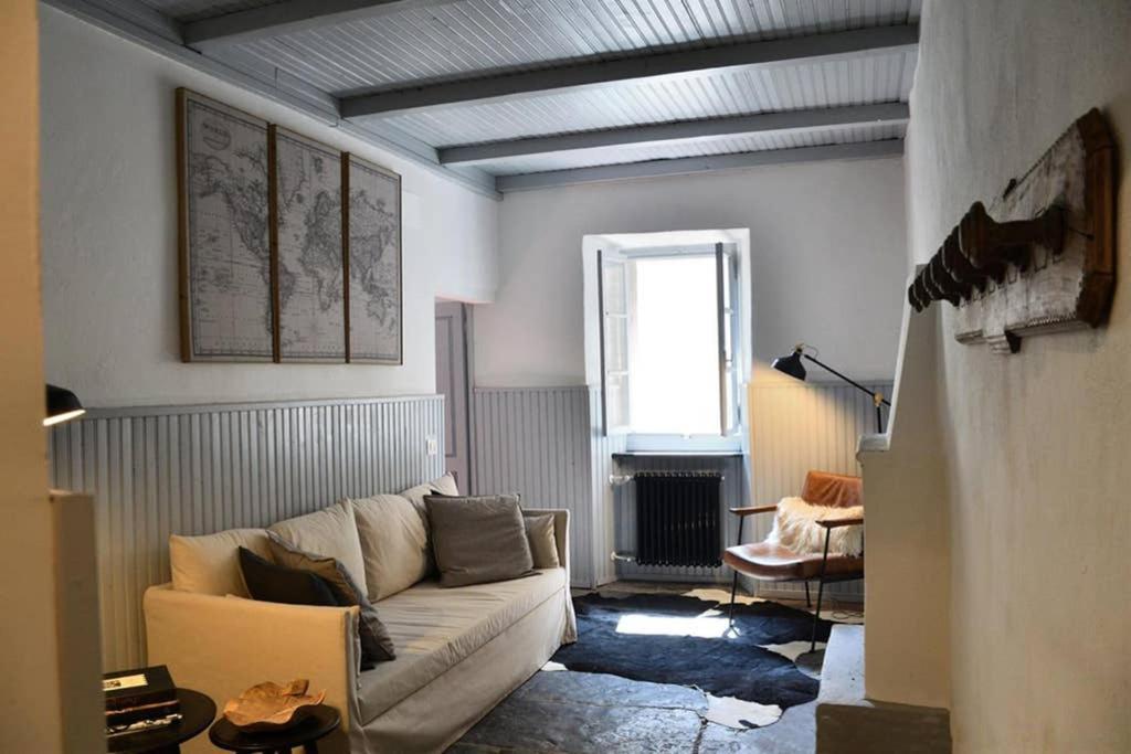 Rocks Holiday home Colonno