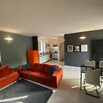 Casa Bellagio Beach: Pool, 100M Lake & Near City