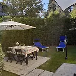 Bellagio Dreams Apt, Pool, With Private Garden, Near Lake