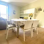 Mountains And Lake Como Apartments