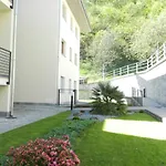 Modern Apartment In Residence With Pool