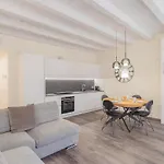 Modern & Stylish Apartment In Como City By Rent All Como