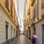 Modern & Stylish Apartment In Como City By Rent All Como