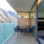 Lakefront Apartment Private Parking And Pool