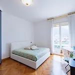 Como City View Apartment