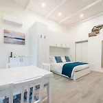 Modern Apartment At Via Carloni By Wonderful Italy