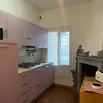 The Lovers - Independent Little House With Garden