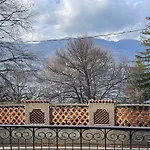 L Como Lake