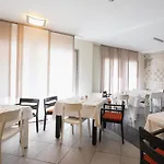 Parini Hotel