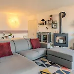 Apartment Di Lalla By Interhome