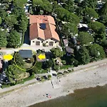 Bungalow Lake View