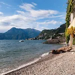 The Lake Suite Fiumelatte - Lake Front Apartment