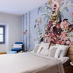 Lora Luxury House
