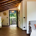 Altido Perfect For Couple, Fantastic Lake View, Terrace And Parking