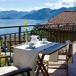 Altido Perfect For Couple, Fantastic Lake View, Terrace And Parking
