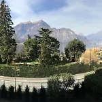 Park Apartment With Free Parking