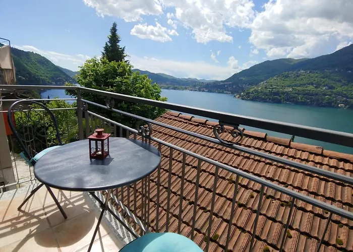 Casale Sul Lago Di Como