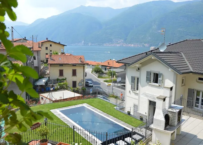 White Suite - Jacuzzi, Swimming Pool & Lake View