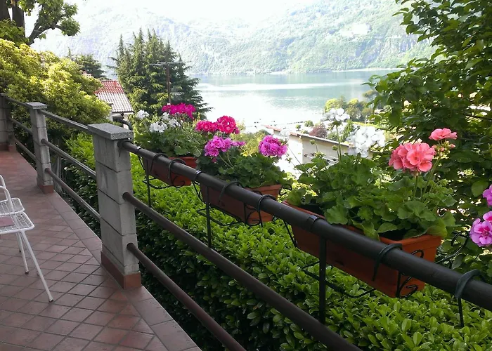 Lake And Guzzi View - Holiday Home