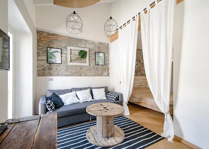 Gem Of The Lake - Luxury Apartment Como Old Town