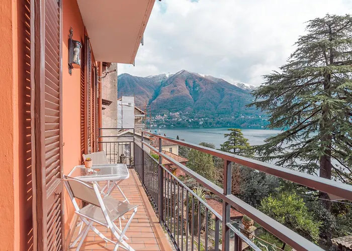 Maison Laghee-Bright Apt With Balcony, Lake View!