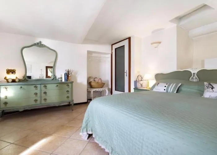 The Boards House On Lake Como - House Or Master Bedroom Only