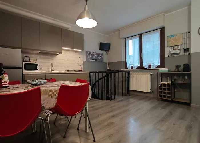 Appartamento Aleph With Private Parking, Next Train Station