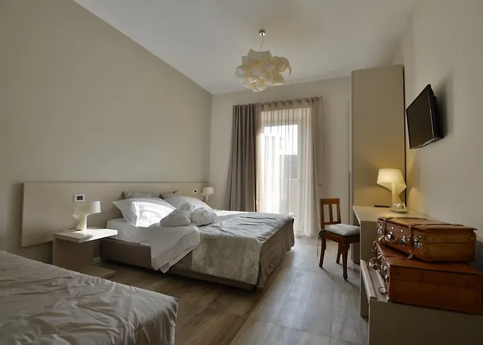 Daman Rooms & Breakfast