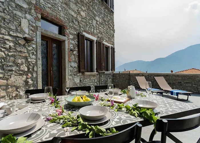 Villa Castravalva By Rent All Como