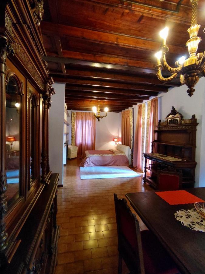 In Oleandra With Privet Garden & Pool Villa Dizzasco