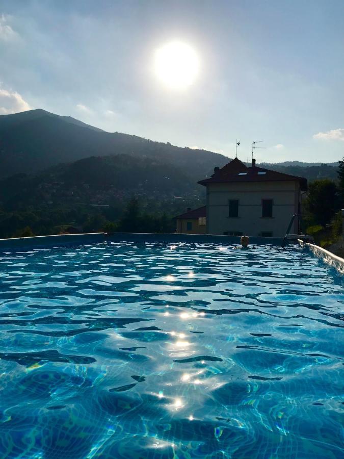 In Oleandra With Privet Garden & Pool *