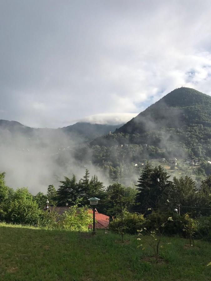 Villa In Oleandra With Privet Garden & Pool Dizzasco