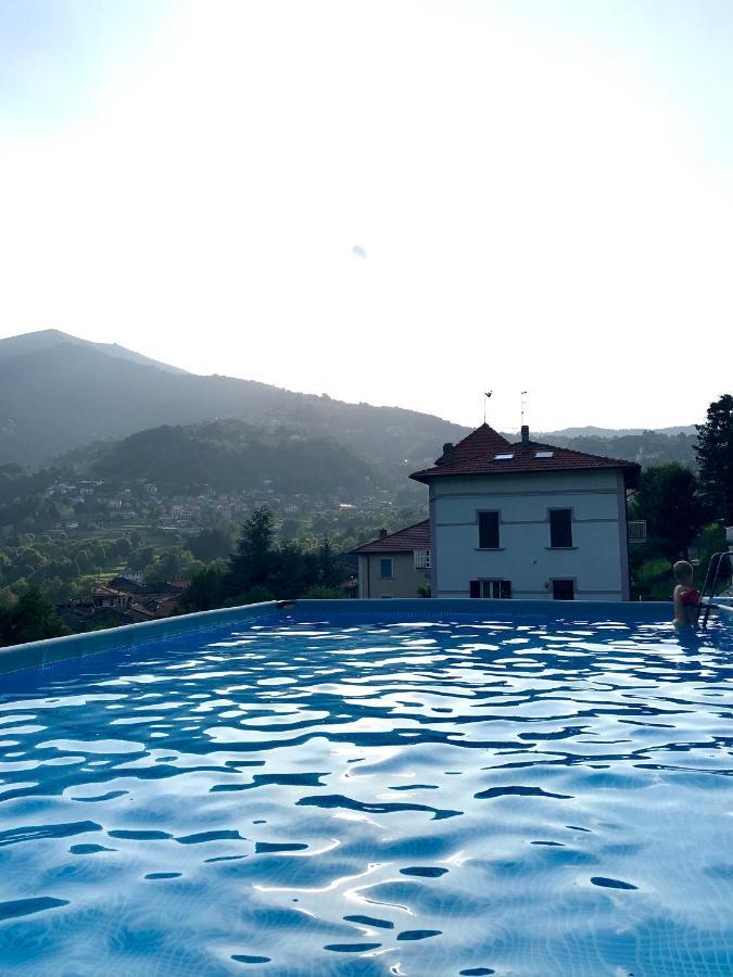 In Oleandra With Privet Garden & Pool