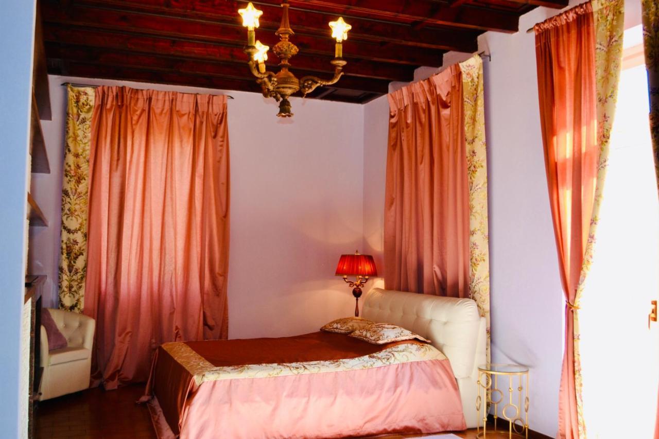 Villa In Oleandra With Privet Garden & Pool