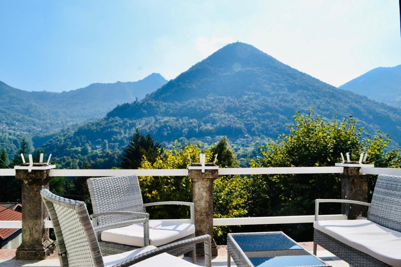 Villa In Oleandra With Privet Garden & Pool *
