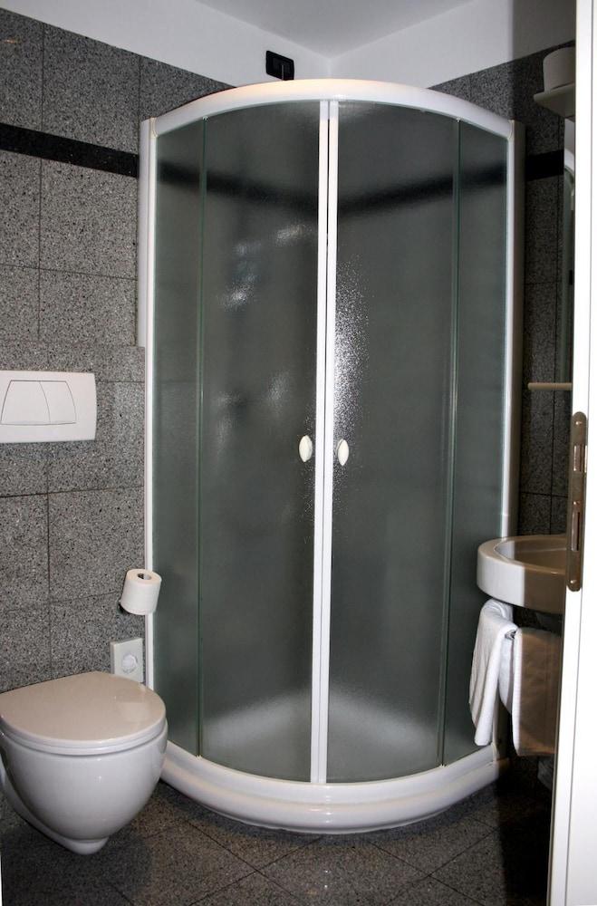 Hotel Engadina 3*