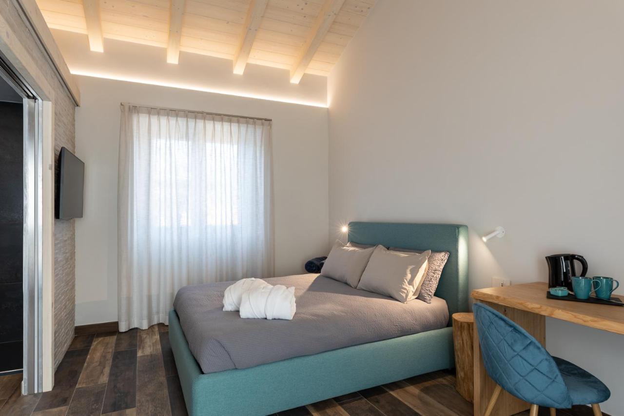 Il Medeghino Farm stay *